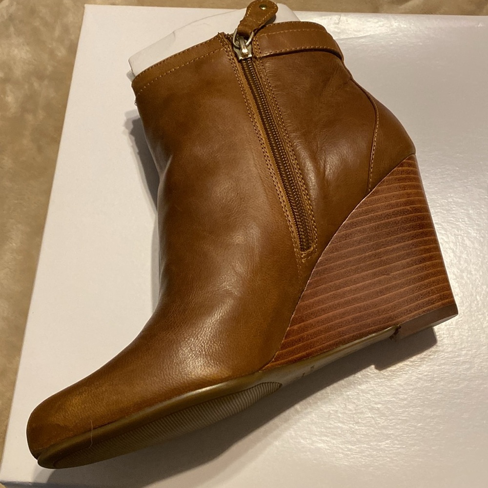 Isaac Mizrahi Vicky Leather Wedge Ankle Boot / Bootie NEW - Picture 4 of 9